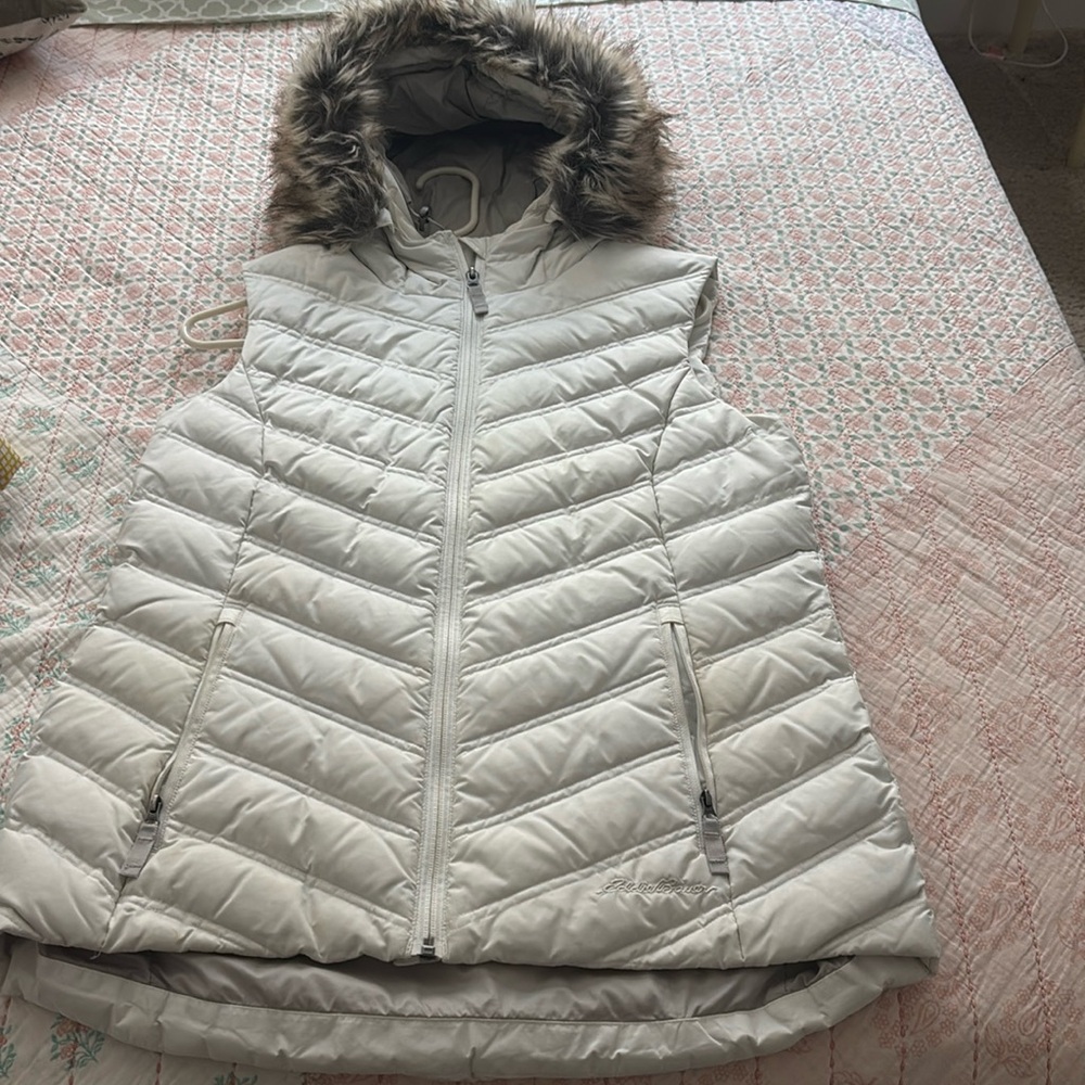 Eddie Bauer Women’s Down Vest. Size M. Faux Fur removable hood piece.